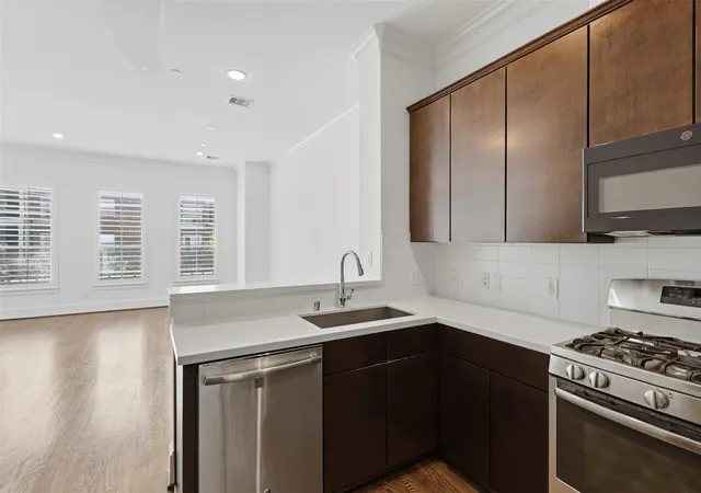 4th image of 3302 Audley St #126, Houston, TX 77098 | MLS# 50165101