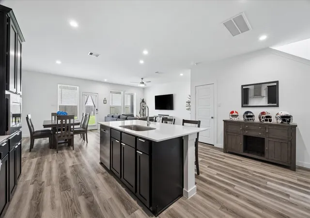 3rd image of 12305 Frisco Cove Ct, Houston, TX 77047 | MLS# 27320295