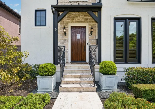 2nd image of 4439 Betty St, Bellaire, TX 77401 | MLS# 43766490