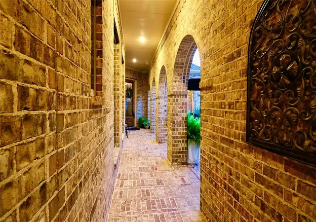 3rd image of 51 Woodglade Wy, Tomball, TX 77375 | MLS# 98325593