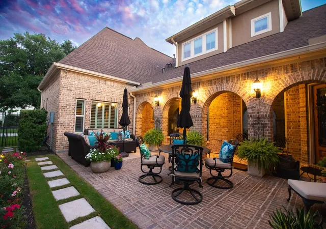 4th image of 51 Woodglade Wy, Tomball, TX 77375 | MLS# 98325593