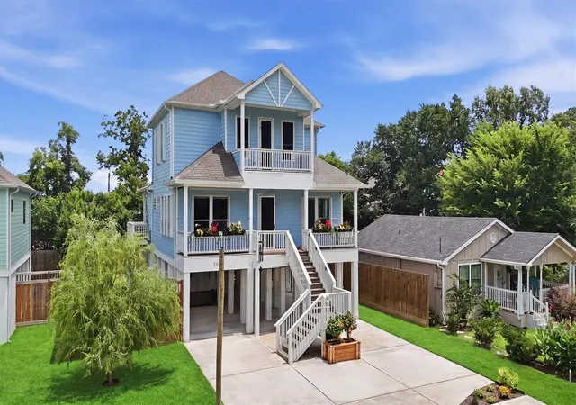 1st image of 2922 Seargent St, Seabrook, TX 77586 | MLS# 83077806