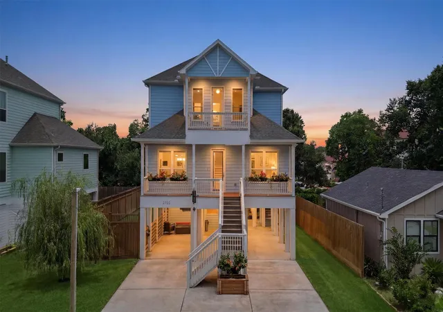 3rd image of 2922 Seargent St, Seabrook, TX 77586 | MLS# 83077806
