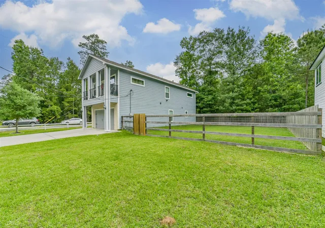 3rd image of 725 Magnolia Point Dr, Huffman, TX 77336 | MLS# 82670481