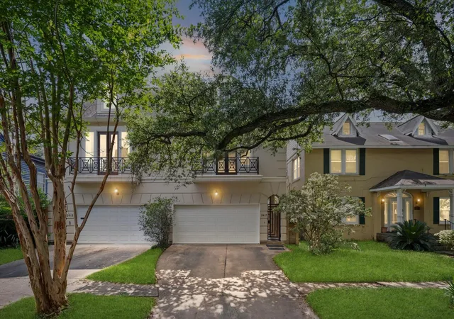 Photo 1 of Sale Pending at 2417 Park St, Houston, TX 77019 | MLS# 82082970 | Listing updated on 2026-08-31