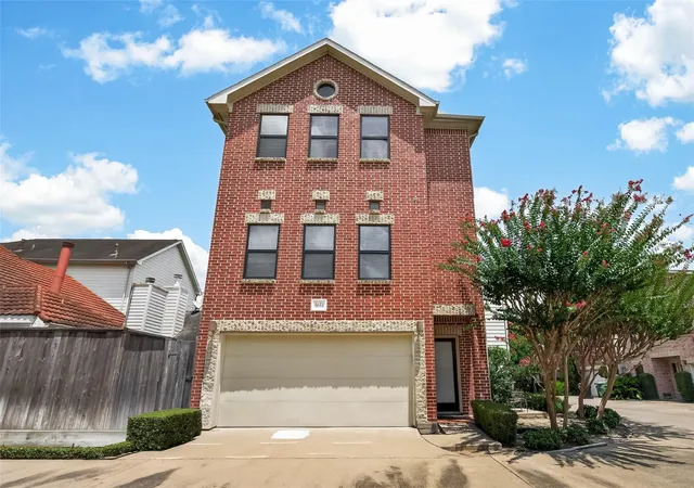 Photo 1 of Single family home for sale at 5653 Pine St, Houston, TX 77081 | MLS# 81351703 | Listing updated on 2026-09-18