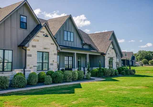 Photo 3 of Single family home for sale at 1064 Chapel View Ln, Chappell Hill, TX 77426 | MLS# 11874563 | Listing updated on 2026-07-23