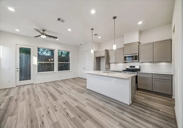 5th image of 1524 Ojeman Rd #D, Houston, TX 77055 | MLS# 79729490