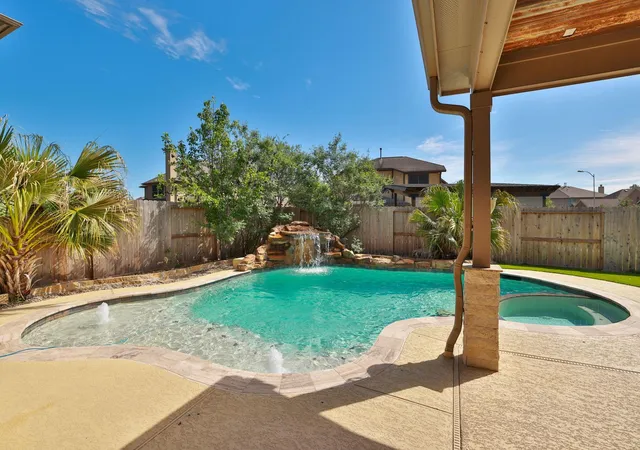 Homes for sale in Tomball, TX | 20818 Mystic Stone Dr, Tomball, TX 77375 | MLS# 21343403
