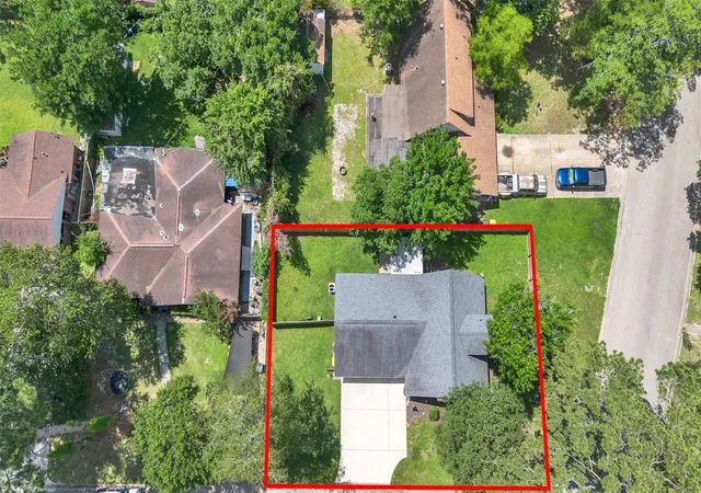 Photo 3 of Single family home for sale at 405 Billie Bess Ln, Conroe, TX 77301 | MLS# 51951859 | Listing updated on 2026-08-22