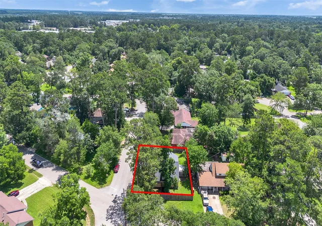 Photo 3 of Single family home for sale at 405 Billie Bess Ln, Conroe, TX 77301 | MLS# 51951859 | Listing updated on 2026-08-22