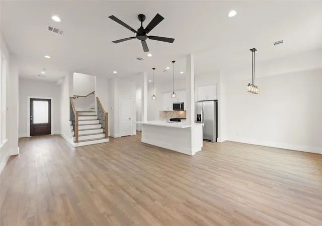 Photo 4 of Single family home for sale at 1805 Palmetto Landing Dr, Houston, TX 77009 | MLS# 73440928 | Listing updated on 2026-09-19