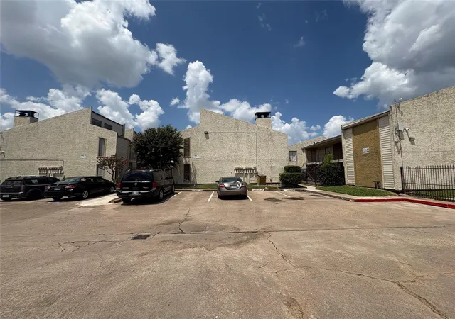 5th image of 10075 Westpark Dr #94, Houston, TX 77042 | MLS# 94134232
