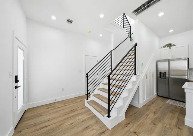 4th image of 8902 Knoll Leaf Dr, Houston, TX 77080 | MLS# 23760941