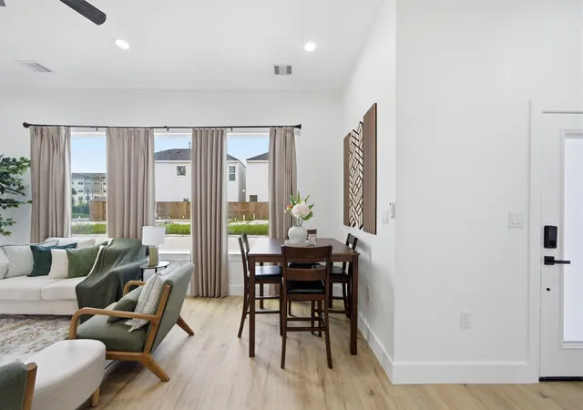 5th image of 8902 Knoll Leaf Dr, Houston, TX 77080 | MLS# 23760941