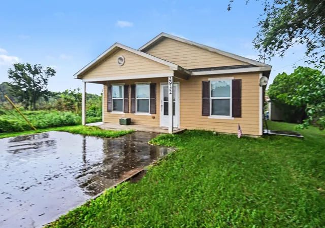 Photo 2 of Sale Pending at 2932 Shady Crk Ln, Freeport, TX 77541 | MLS# 72473362 | Listing updated on 2026-09-16