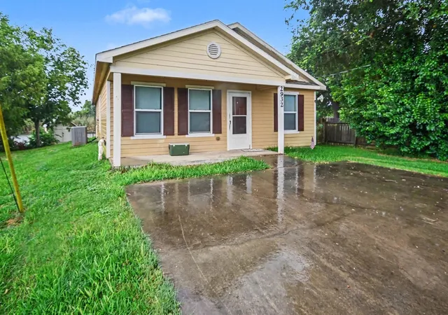 Photo 3 of Sale Pending at 2932 Shady Crk Ln, Freeport, TX 77541 | MLS# 72473362 | Listing updated on 2026-09-16