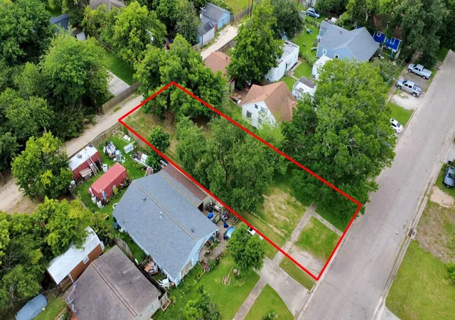 1st image of 111 6th Ave N, Texas City, TX 77590 | MLS# 81365866