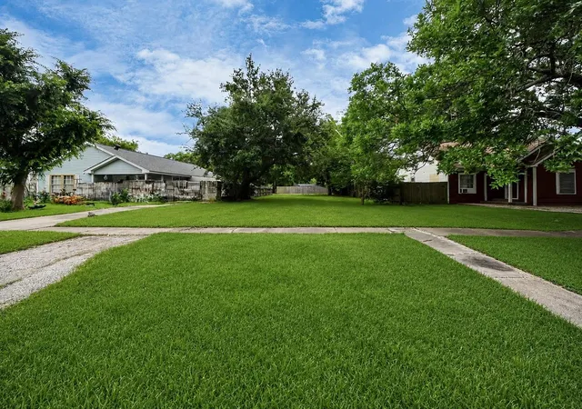 4th image of 111 6Th Ave N, Texas City, TX 77590 | MLS# 81365866