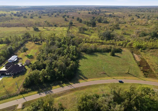 Photo 4 of Land for sale at 22818 Pittman Dr, Angleton, TX 77515 | MLS# 59557756 | Listing updated on 2026-09-01