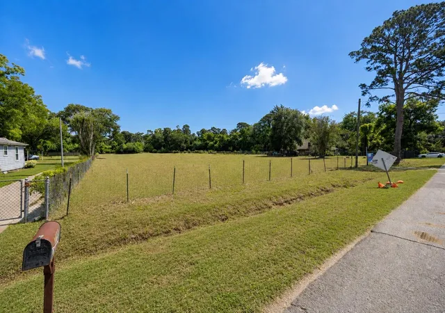 Photo 1 of Land for sale at 1626 & 1630 Wilburforce St, Houston, TX 77091 | MLS# 74837594 | Listing updated on 2026-09-18