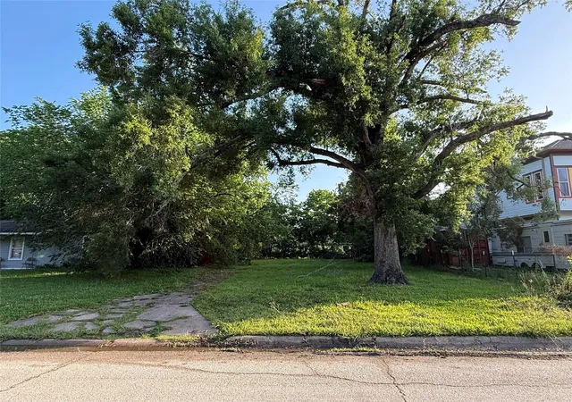 13th image of 5307 Willow Glen Dr, Houston, TX 77033 | MLS# 13520879