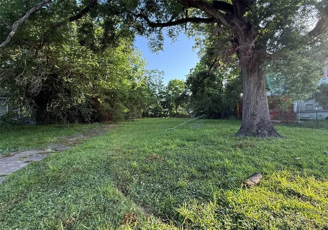 5th image of 5307 Willow Glen Dr, Houston, TX 77033 | MLS# 13520879