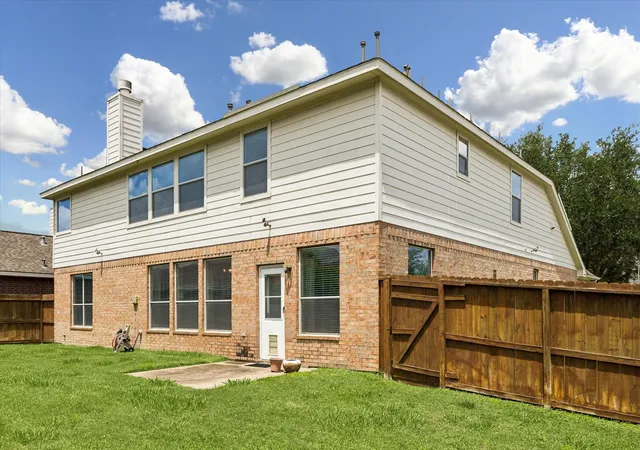 Homes for sale in Sugar Land, TX | 13703 Hudson Ct, Sugar Land, TX 77498 | MLS# 95416693