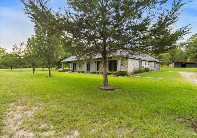 Photo 3 of Sale Pending at 289 William Thomas Rd, Huntsville, TX 77320 | MLS# 57506064 | Listing updated on 2026-09-15