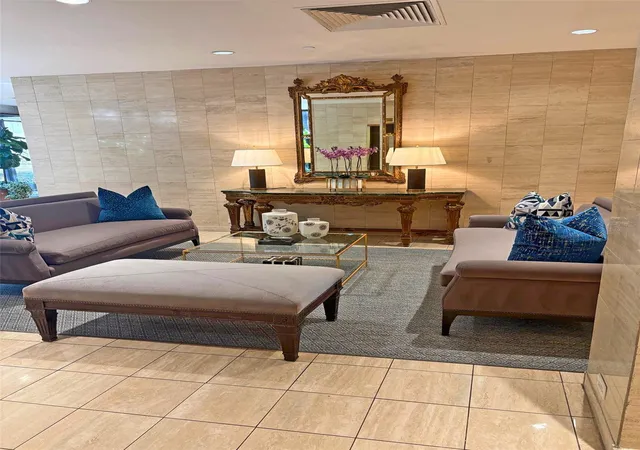 1st image of 15 Greenway Plz #14D, Houston, TX 77046 | MLS# 14427761