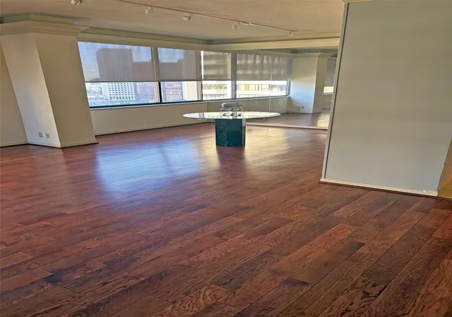 3rd image of 15 Greenway Plz #14D, Houston, TX 77046 | MLS# 14427761