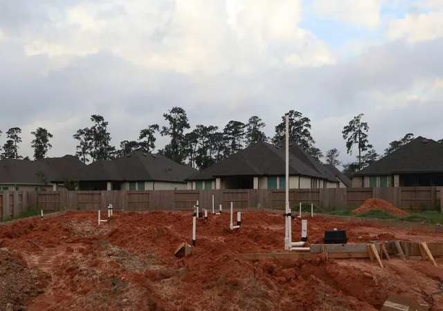 Photo 3 of Sale Pending at 426 Flt Rock Trl, Conroe, TX 77304 | MLS# 50277843 | Listing updated on 2026-09-16