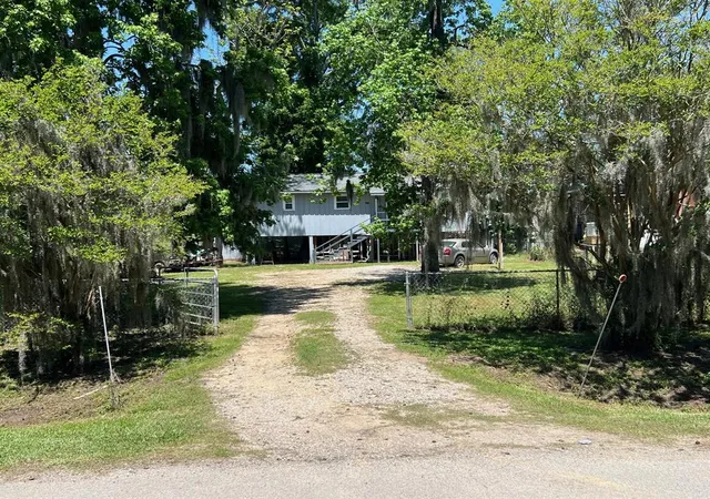 Photo 4 of Single family home for sale at 1813 County Rd 1333, Liberty, TX 77575 | MLS# 91500108 | Listing updated on 2026-06-30