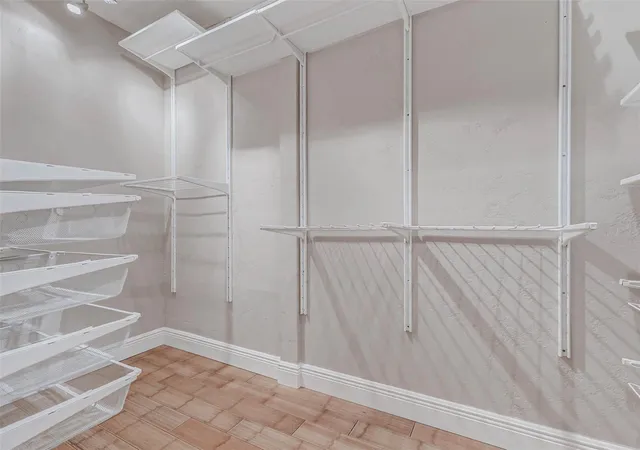 5th image of 11201 Lynbrook Dr, Houston, TX 77042