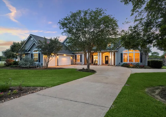 Photo 1 of Sale Pending at 16519 Deer Hvn Run, Rosharon, TX 77583 | MLS# 38067483 | Listing updated on 2026-08-31