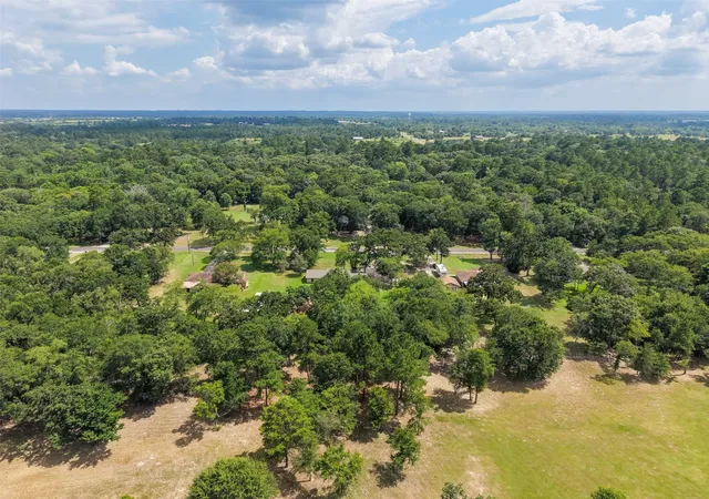Photo 21 of Single family home for sale at 21 Wood Lodge Dr, Huntsville, TX 77320 | MLS# 24714160 | Listing updated on 2026-09-10