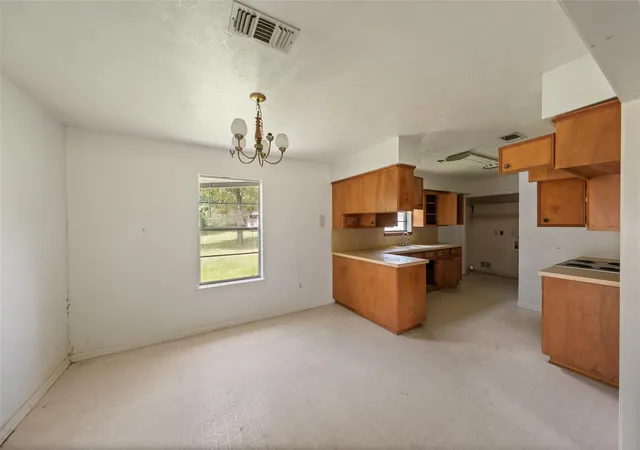 Single family home for sale at 21 Wood Lodge Dr, Huntsville, TX 77320 | MLS# 24714160 | Listing updated on 2026-10-10