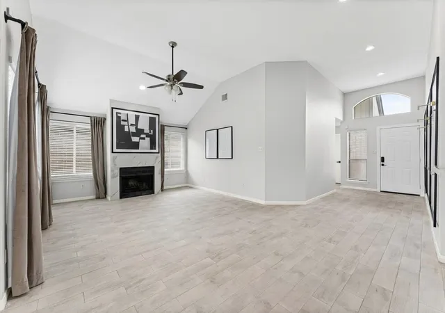 4th image of 7810 Poitiers Dr, Houston, TX 77071 | MLS# 48862148