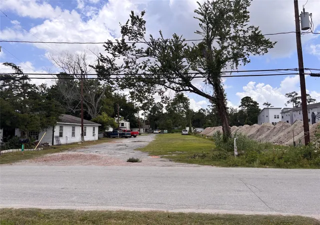 Photo 4 of Land for sale at 422 Martin St, Houston, TX 77018 | MLS# 42995368 | Listing updated on 2026-08-24
