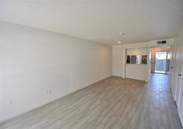 2nd image of 260 El Dorado Blvd #204, Webster, TX 77598 | MLS# 97245534