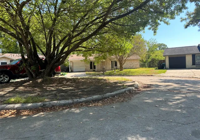 4th image of 9842 Lum Ln, Houston, TX 77078 | MLS# 47745740