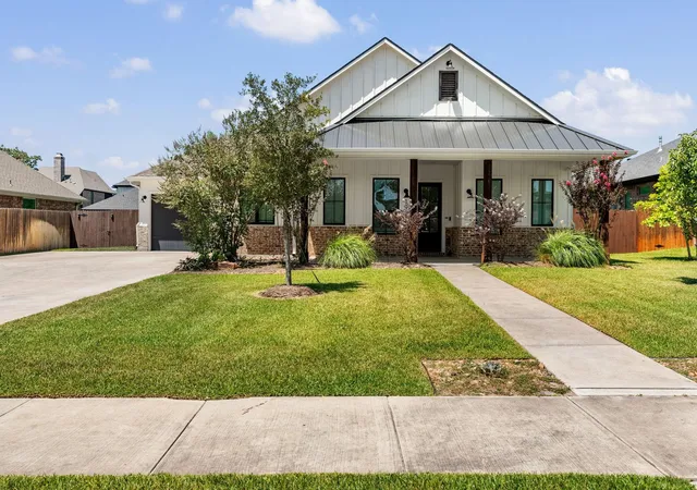Photo 1 of Sale Pending at 1931 Spanish Moss Dr, College Station, TX 77845 | MLS# 26506597 | Listing updated on 2026-09-28