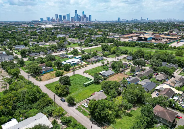 Photo 3 of Land for sale at 2437 Davis St, Houston, TX 77026 | MLS# 77701366 | Listing updated on 2026-07-23