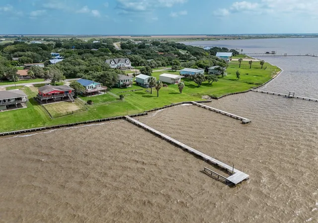 Homes for sale in Palacios, TX | 2116 W Bayshore Dr, Palacios, TX 77465 | MLS# 41716656