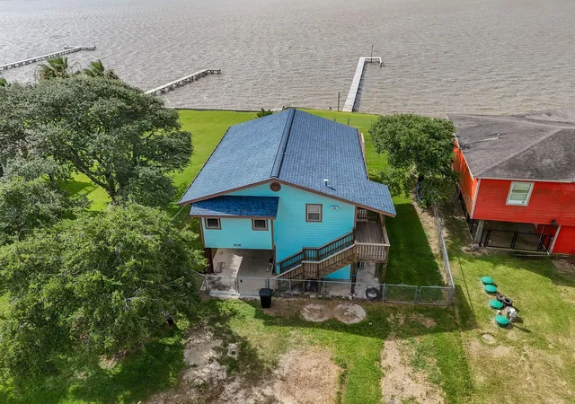 Homes for sale in Palacios, TX | 2116 W Bayshore Dr, Palacios, TX 77465 | MLS# 41716656