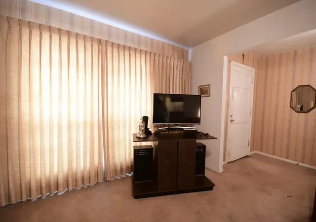 3rd image of 5703 Greencraig Dr, Houston, TX 77035 | MLS# 22980061