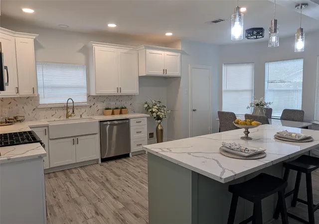 Photo 4 of Single family home for sale at 3208 Lee Cir, Pearland, TX 77581 | MLS# 91964480 | Listing updated on 2026-09-02