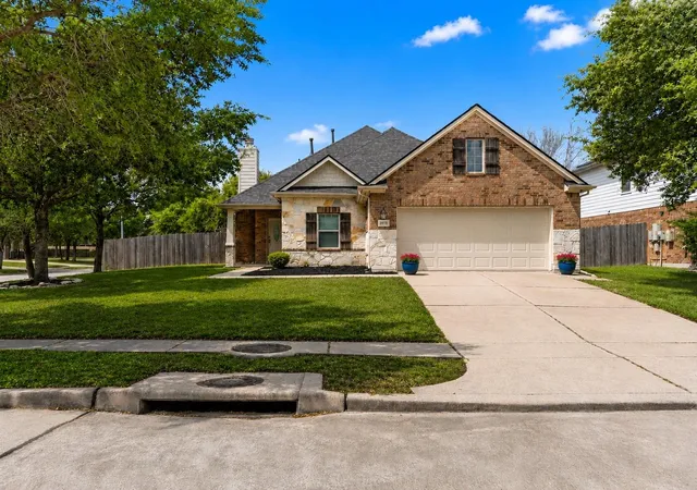1st image of 2018 Knoll Oak Ln, Richmond, TX 77469 | MLS# 90441990