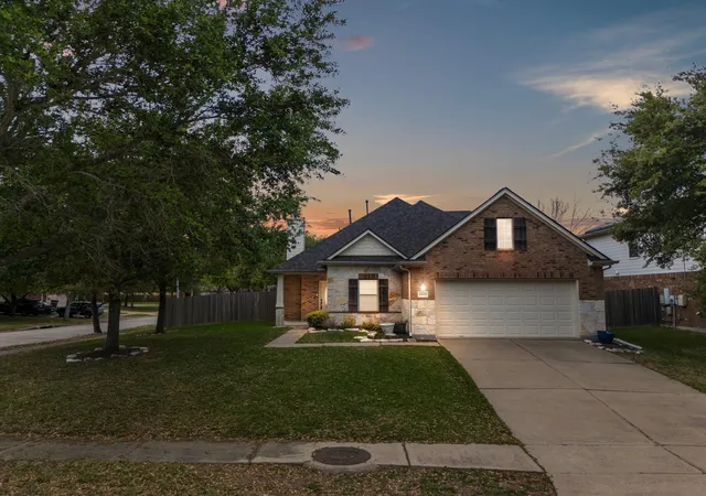 3rd image of 2018 Knoll Oak Ln, Richmond, TX 77469 | MLS# 90441990