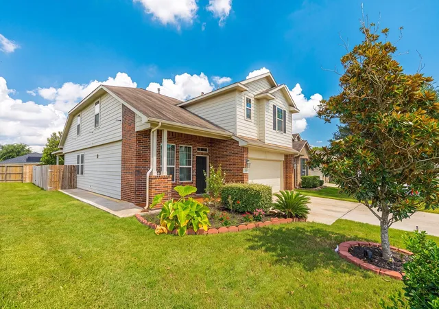 Photo 1 of Single family home for sale at 2126 Silver Rimrock Trl, Houston, TX 77014 | MLS# 14310459 | Listing updated on 2026-07-27